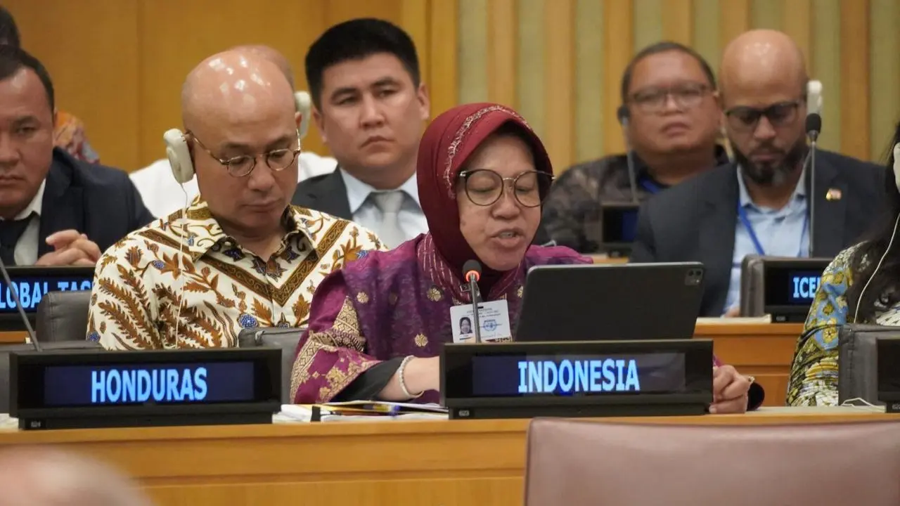 Menteri Sosial Republik Indonesia Tri Rismaharini atau akrab disapa Risma.