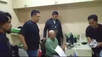 Polisi menangkap pria berinisial MM yang diduga terlibat dalam perkelahian hingga menyebabkan seorang pria berinisial AC (59) meninggal dunia di area parkir minimarket di Kembangan Utara, Jakarta Barat.