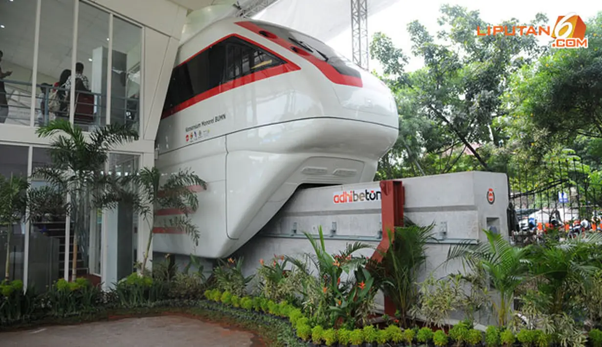 Jokowi berharap, monorel dapat segera meluncur di 2 rute di Jakarta, yakni Taman Anggrek-Kampung Melayu (blue line) dan rute Sudirman-Dukuh Atas hingga Pejompongan (green line).(Liputan6.com/Herman Zakharia)