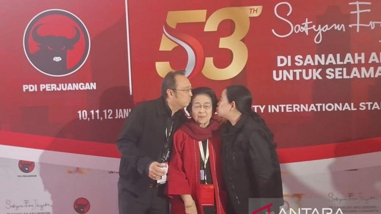 Momen Kehangatan Megawati PDIP, Dicium Puan dan Prananda Usai Rakernas I 2026