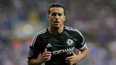 Pemain baru Chelsea, Pedro Rodriguez melakukan debutnya saat laga Liga Premier Inggris melawan WBA di Stadion The Hawthorns, Inggris, Minggu (23/8/2015). Pada laga itu Pedro menyumbang satu gol dan assist. (Reuters/ Suzanne Plunkett)
