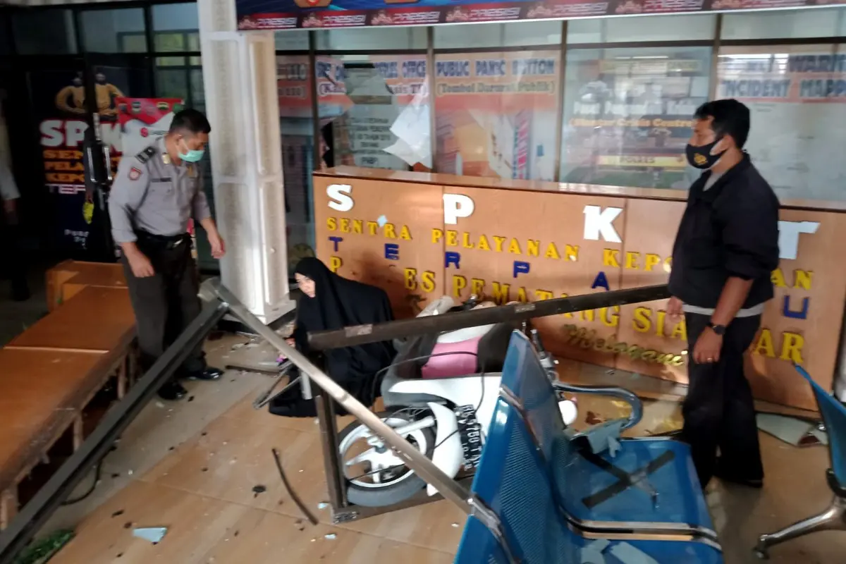 Tabrak SPKT Polres Pematang Siantar