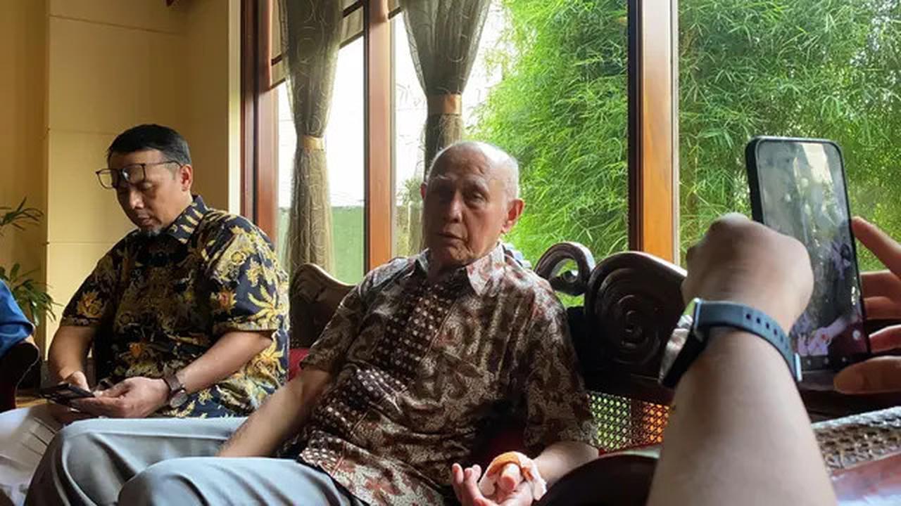 Tangan Kivlan Zen Terluka Kena Kawat Berduri Saat Eksekusi Hotel Sultan