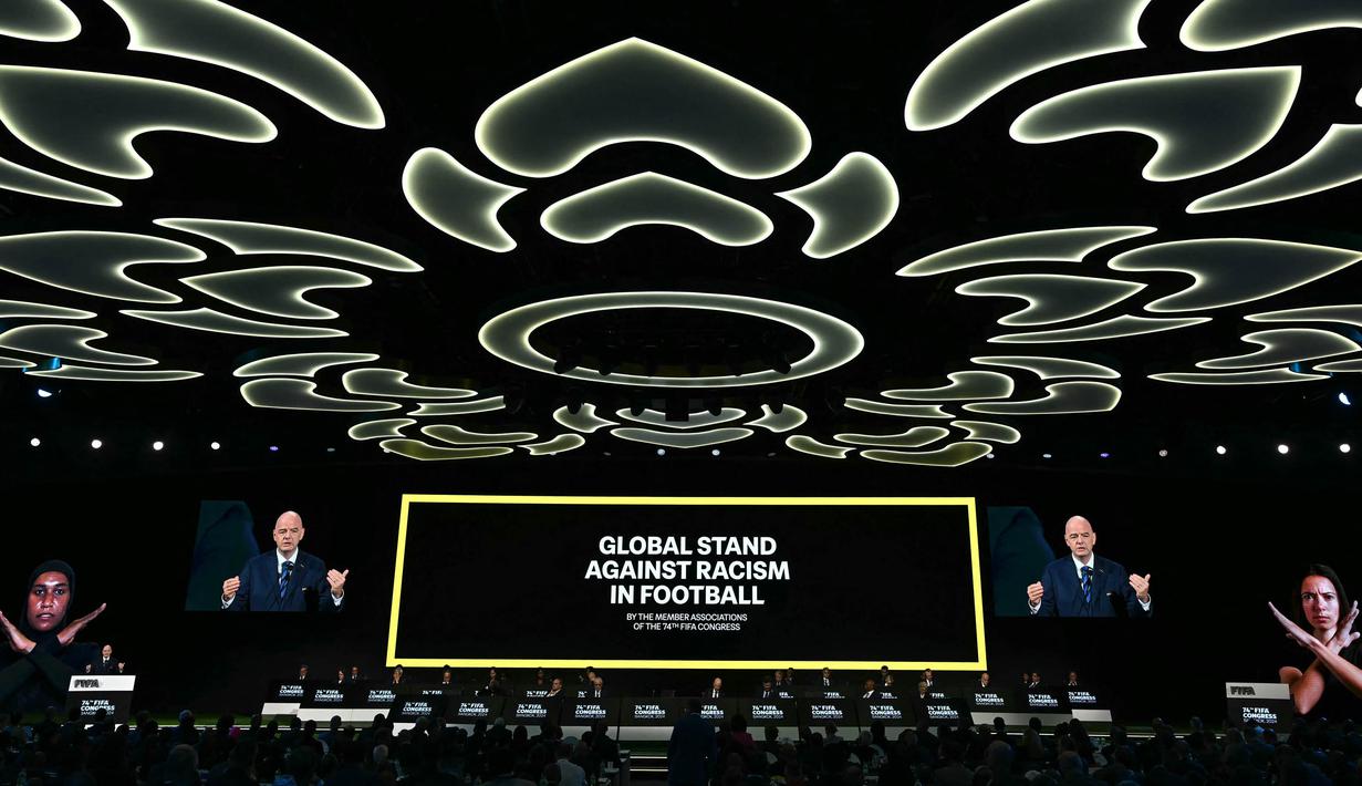 Secara resmi FIFA menunjuk Brasil sebagai tuan rumah Piala Dunia Wanita 2027. (MANAN VATSYAYANA/AFP)