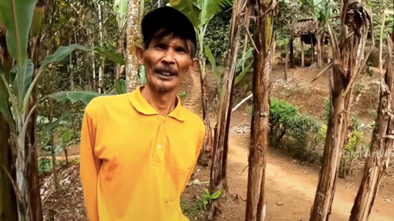 Seangkatan dengan Ahmad Albar, Roker ini Ingin Tobat Memilih Hidup di Tengah Hutan Selama 30 Tahun