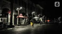 Suasana sepi di kawasan Kota Tua, Jakarta, Kamis (31/12/2020). Pemprov DKI Jakarta menutup kawasan Kota Tua pada malam Tahun Baru kali ini guna mencegah kerumunan warga sebagai langkah memutus penyebaran COVID-19. (merdeka.com/Iqbal S. Nugroho)