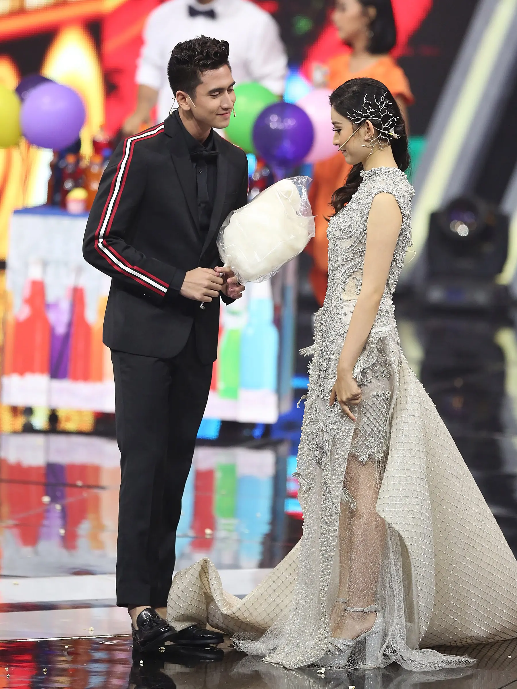 Romantisme Sinetron Musikal Siapa Takut Jatuh Cinta di Panggung SCTV Awards. (Bambang E. Ros/Bintang.com)