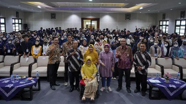 Program Ekon Goes to Campus dengan tema “Menuju Indonesia sebagai Pusat Ekonomi Syariah Terkemuka di Dunia” di Universitas Negeri Yogyakarta (UNY). (Dok ekon.go.id)