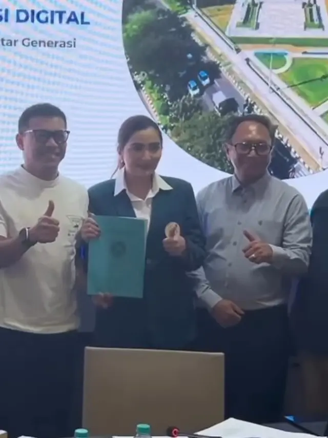 Ashanty saat sidang proposal disertasi (Instagram/ashanty_ash)