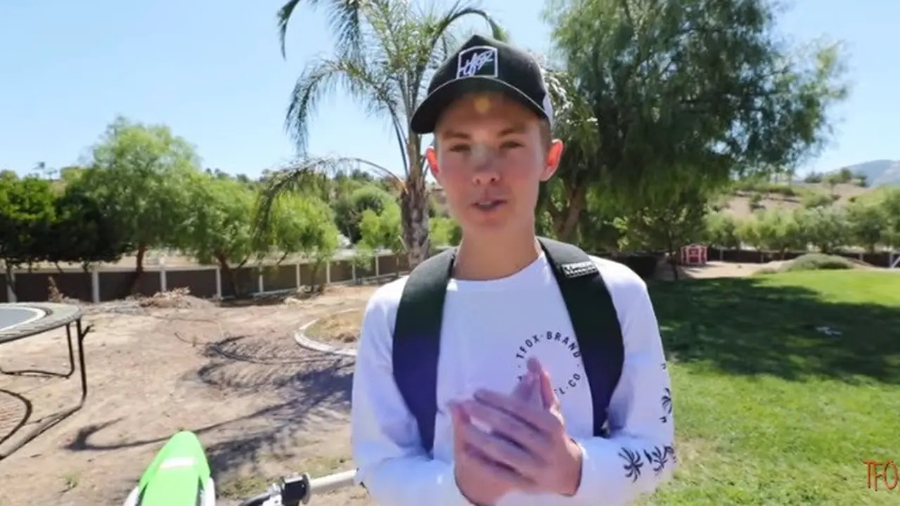 Youtuber dihujat warganet
