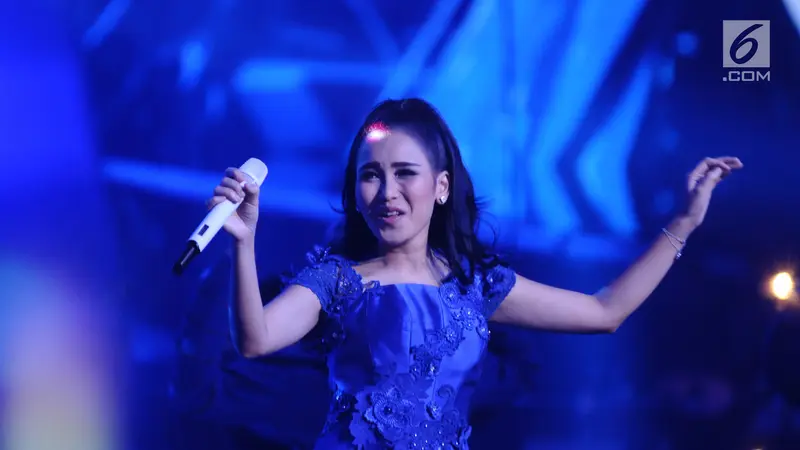 Ayu Ting-Ting dan Zaskia Gotik Goyang Panggung HUT ke-23 Indosiar