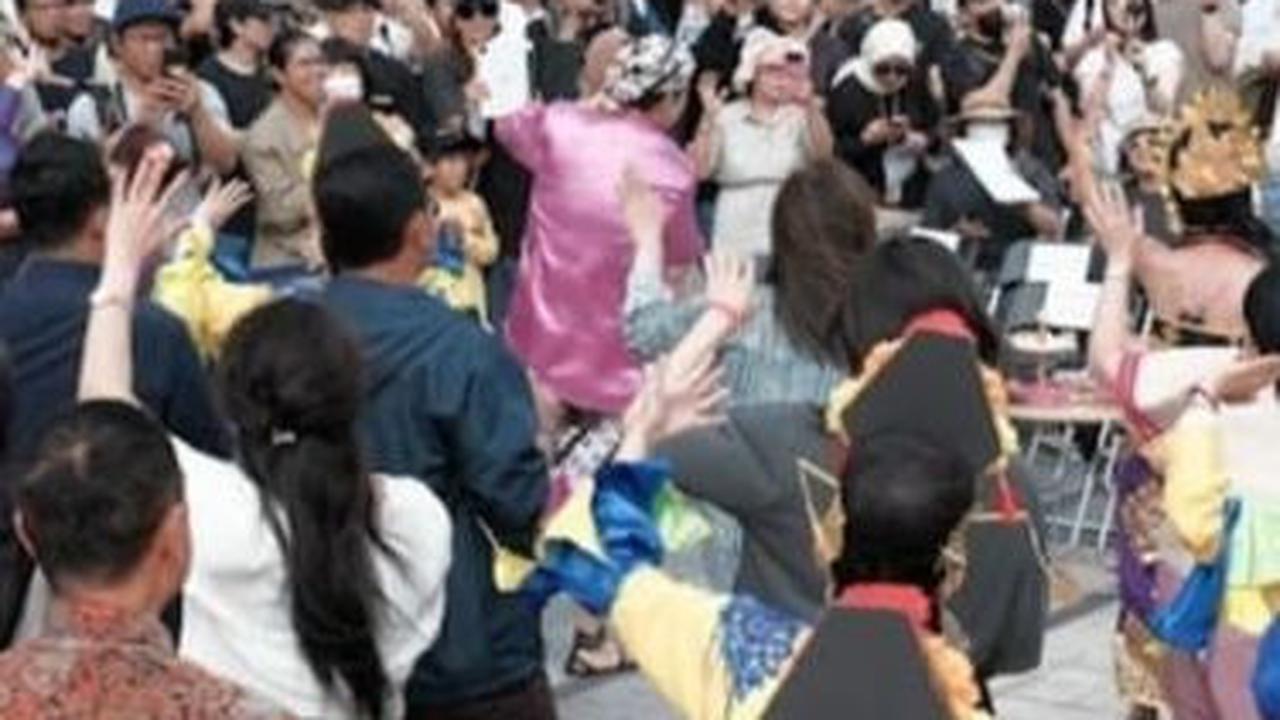 Di festival ini juga disediakan sejumlah anjungan yang mempromosikan makanan dan minuman produk Indonesia. Dokumentasi: KBRI Seoul