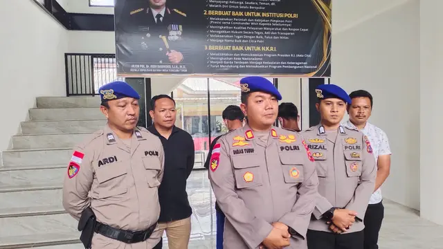 Kasat Polairud Polres Manggarai Barat, AKP Dimas Yusuf Fadhillah Rahmanto saat memberikan keterangan pers.