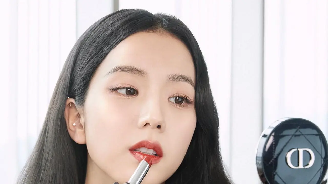 Jisoo BLACKPINK Buka Konsultasi Langsung Soal Kecantikan Lewat WhatsApp