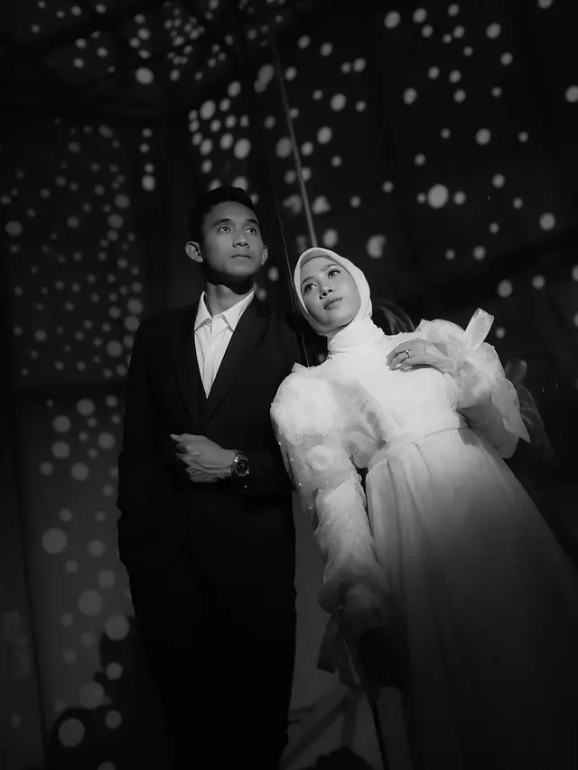 7 Potret Prewedding Rizky Ridho