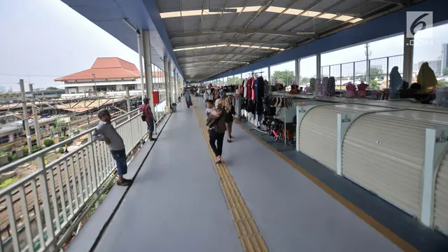 Pedagang Mulai Tempati Kios di Skybridge Tanah Abang