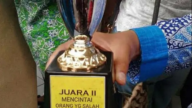 5 Editan Piala Juara Jadi Sobat Sedih Ini Bikin Tepuk Jidat