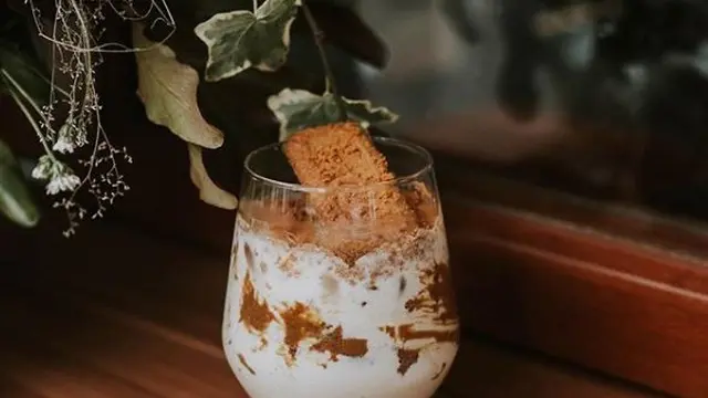 Kafe Tropis Bergaya Industrialis, Tongkrongan Baru di Dekat Kampus Unpad