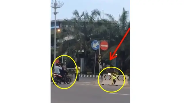 Terciduk, Aksi Sembunyi Polisi Tangkap Pengendara Motor yang Tak Tertib Bikin Ngakak