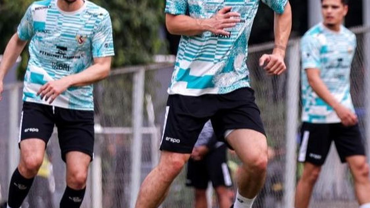 Keempat pemain tersebut adalah Jay Idzes, Justin Hubner, Jordi Amat, dan Pratama Arhan. Foto: Bola.com / Bagaskara Lazuardi