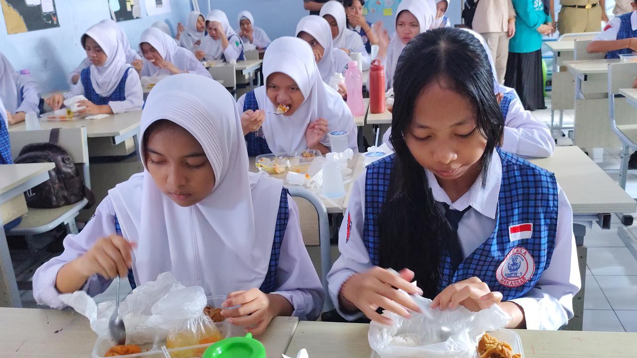 makan bergizi gratis di Makassar