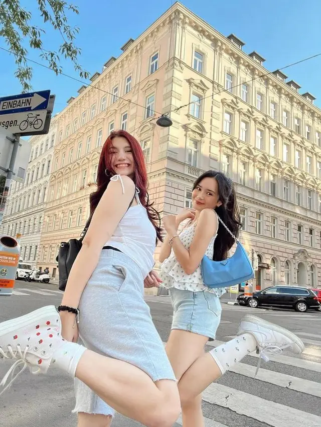 7 Gaya Seru Beby Tsabina Liburan di Vienna dengan Outfit Kekinian