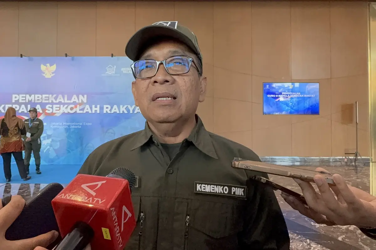 Menteri Koordinator Bidang Pembangunan Manusia dan Kebudayaan (Menko PMK), Pratikno.