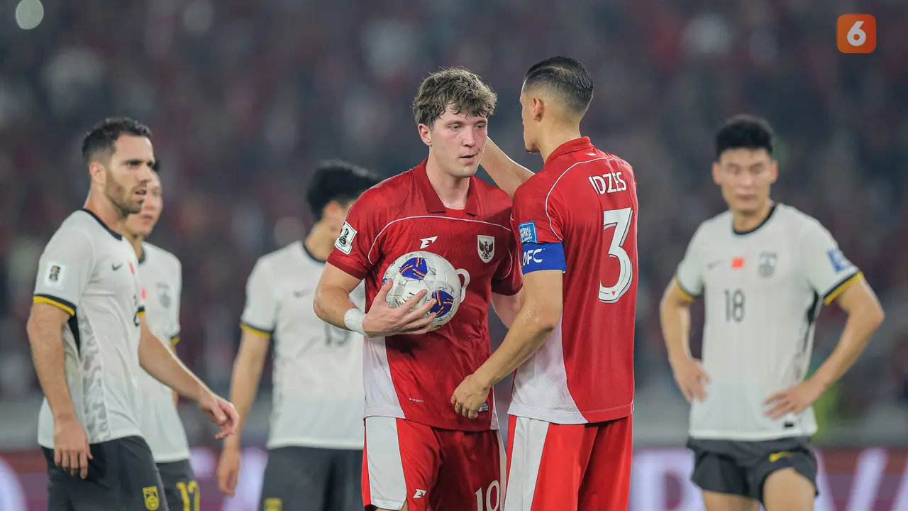 Foto: Momen Cerdas Jay Idzes Atur Penalti untuk Kemenangan Timnas Indonesia atas China di Kualifikasi Piala Dunia 2026
