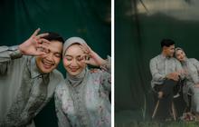 Foto Hanya Pakai Latar Kain Polos di Lapangan, Momen Lamaran Sederhana Pasangan Ini Hasilnya Super Elegan