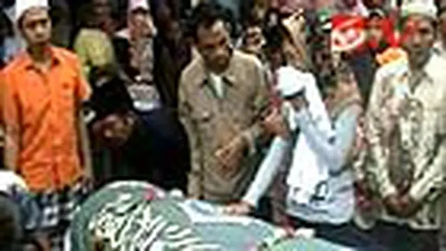 Sopir Truk Tewas Dikeroyok Bonek