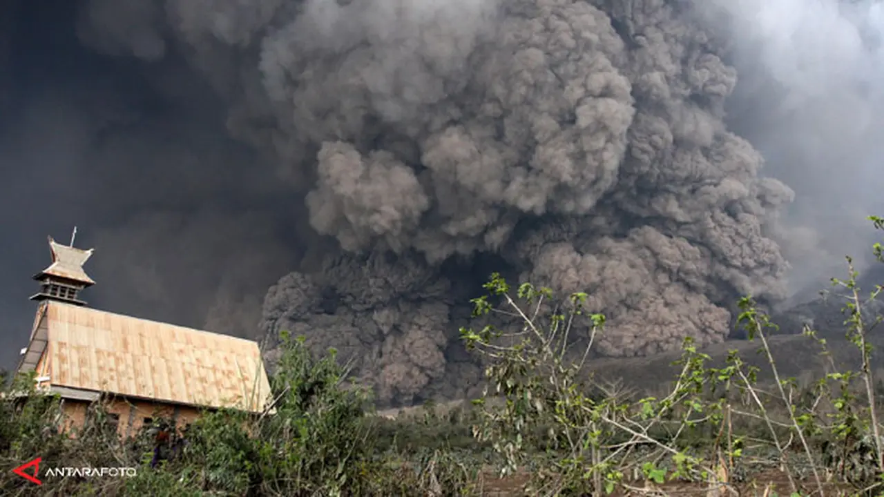 awa-panas-sinabung-140202b.jpg