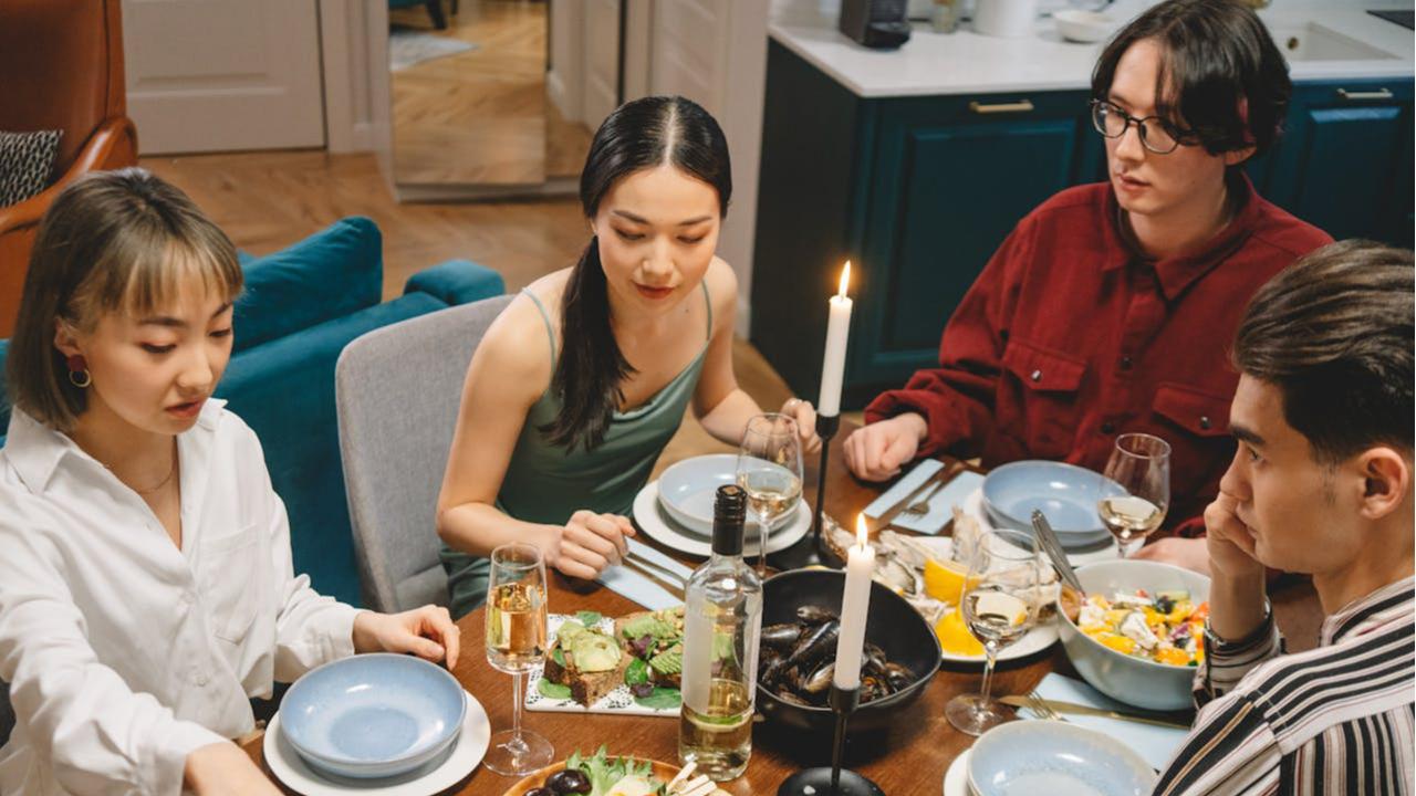 Dampak Makan Setelah Jam 8 Malam bagi Berat Badan dan Kesehatan