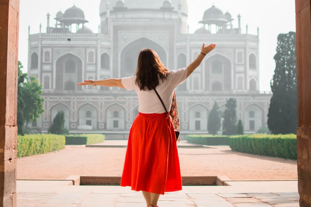 travelling women