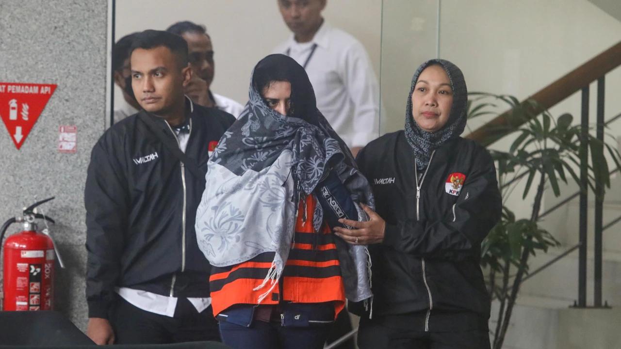 Diduga Terseret Aliran Uang Haram, Suami dan Anak Bupati Fadia Arafiq Akan Dipanggil KPK