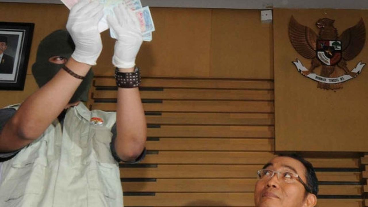Ini barang bukti hasil Operasi Tangkap Tangan Dewie Yasin Limpo