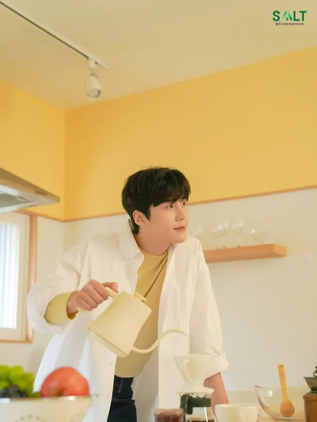 Aktor Kim Seon Ho Bakal Menggelar Pameran Foto pada Mei hingga Juni 2023 yang Hasil Penjualan Tiketnya Bakal Didonasikan. Sedangkan Fans Berdonasi untuk Pasien Kanker Anak (Foto: Dokumen Agensi Kim Seon Ho)