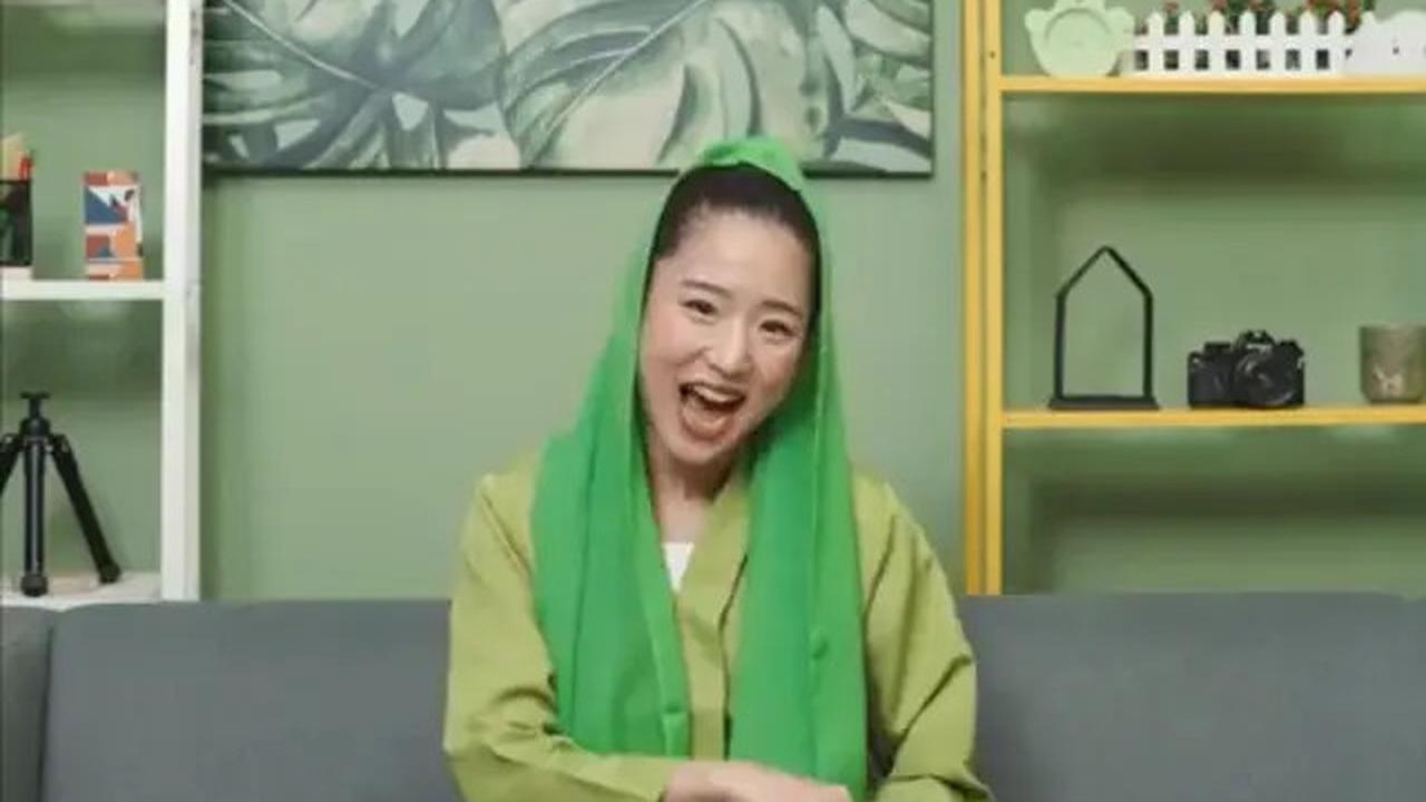 Meski hanya sering mengenakan hijab saat bulan Ramadhan, Haruka menuai pujian atas penampilannya.
