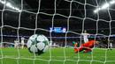 Pemain AS Monaco, Bernardo Silva, saat mencetak gol pertama ke gawang Tottenham Hotspur pada laga Liga Champions Grup E di Stadion Wembley, Kamis (15/9/2016) dini hari WIB. (Action Images via Reuters/Andrew Couldridge)