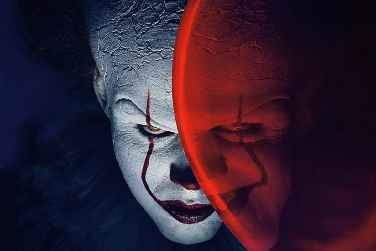 Bill Skarsgard sebagai Pennywise dalam film It