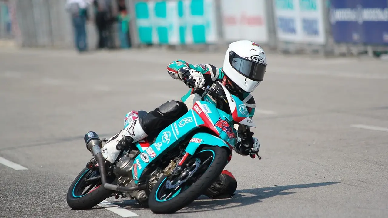 Kata-kata Cinta Anak Racing Buat Pacar
