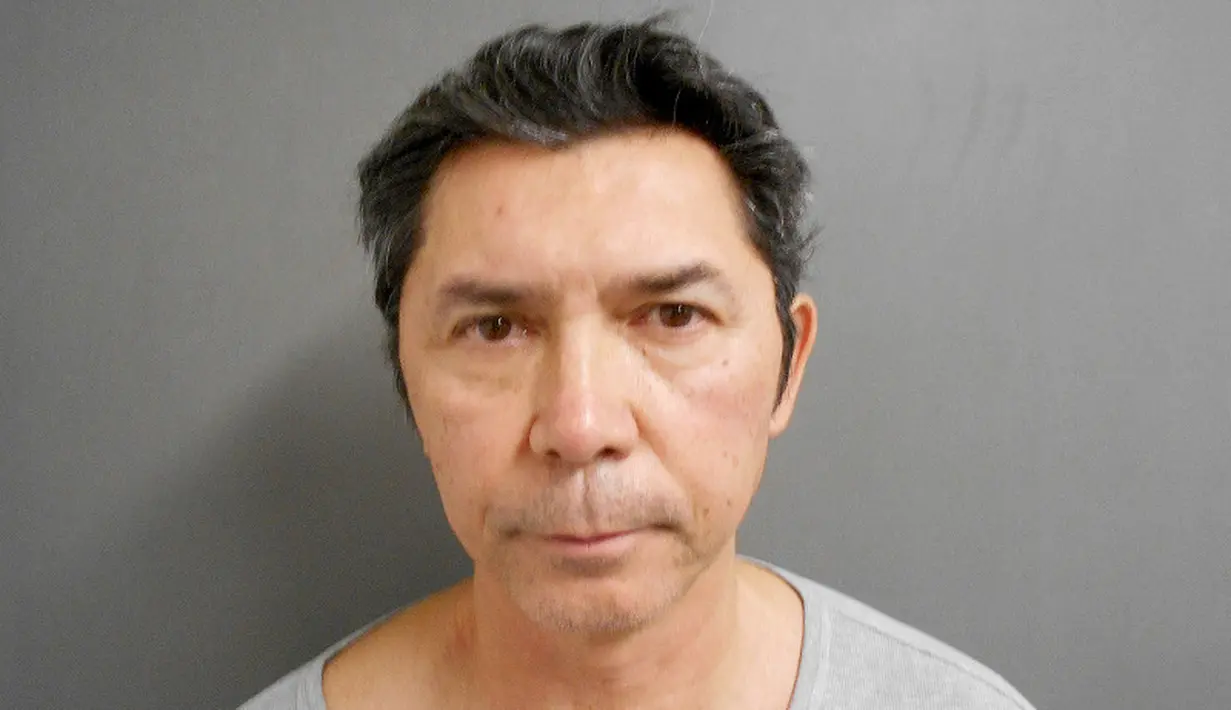 Lou Diamond Phillips harus ditangkap karena dugaa mengemudi dalam keadaan mabuk. San Patricio County Sheriff/USMagazine)
