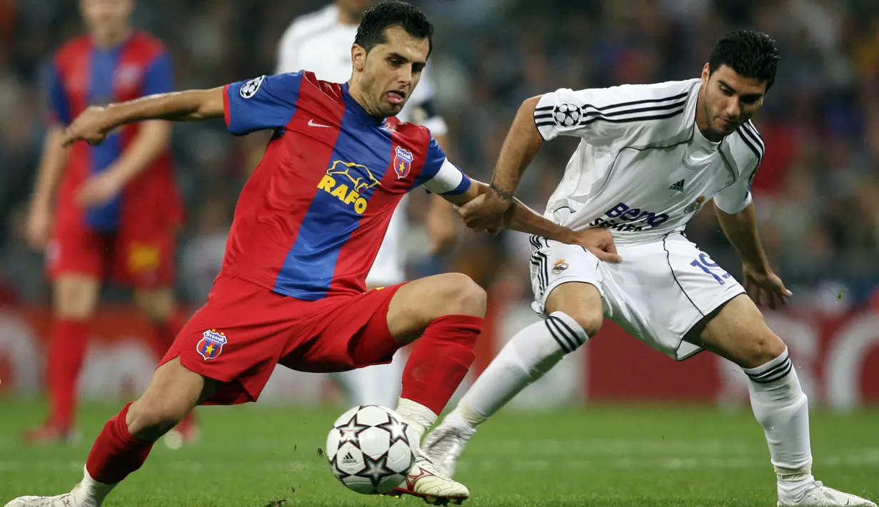 Jose Antonio Reyes merupakan pemain Arsenal yang bertukar tempat dengan Julio Baptista di Real Madrid pada 2006 silam. Reyes bernasib sama dengan Baptista, yaitu sama-sama harus dikembalikan ke klub asalnya pada musim berikutnya. (Foto: AFP/Javier Soriano)