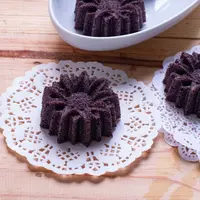 Bolu kukus ketan hitam./Copyright&nbsp;shutterstock.com/g/p3nnylan3
