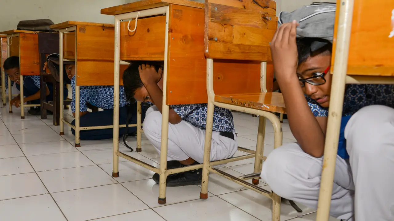 Simulasi gempa