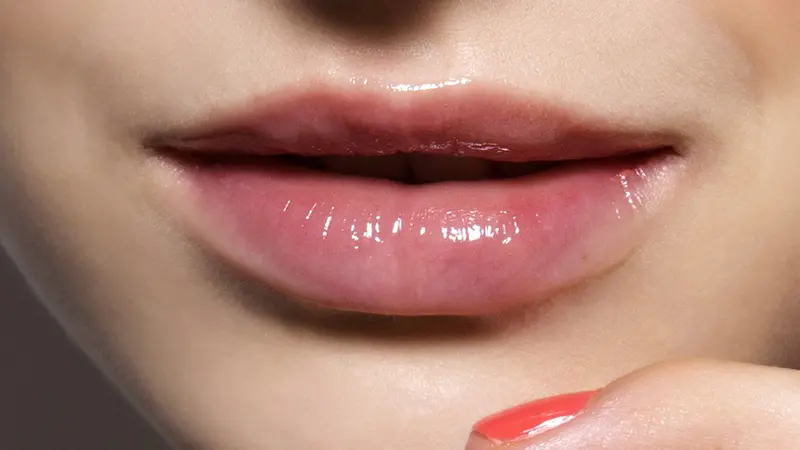 Bibir pink alami