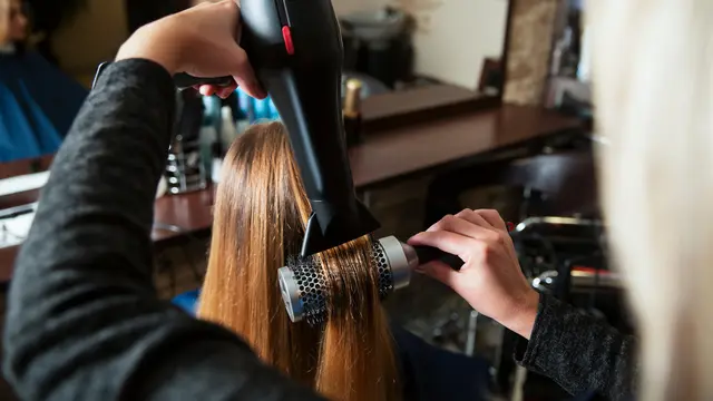 Ilustrasi alat pengering rambut