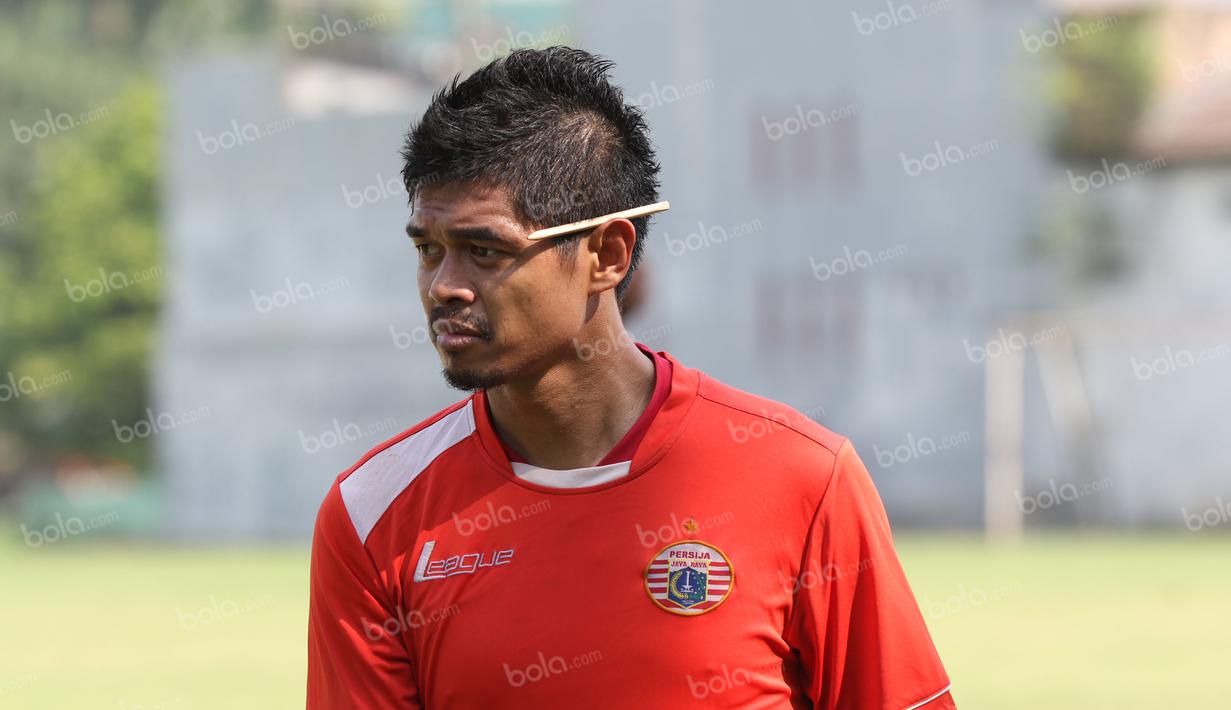 Bambang Pamungkas saat berlatih bersama Persija Jakarta di Lapangan Villa 2000, Pamulang, Tangerang Selatan, Senin (25/4/2016). (Bola.com/Nicklas Hanoatubun)