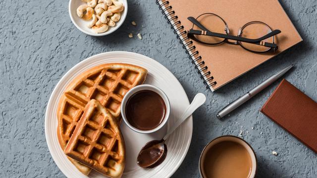 Suka Work From Coffee Shop? Ini Jumlah Kalori dari Snack yang Menemani Secangkir Kopimu (3)