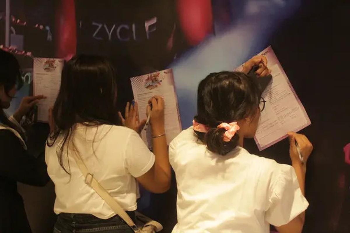 6 Potret Keseruan Audisi Asmara Gen Z Mencari Bintang WOW Bersama WOW Spageti di Jakarta