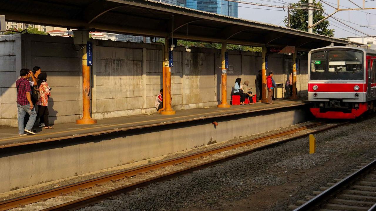 Ternyata Ini Alasan KCI Tutup Stasiun KRL Karet
